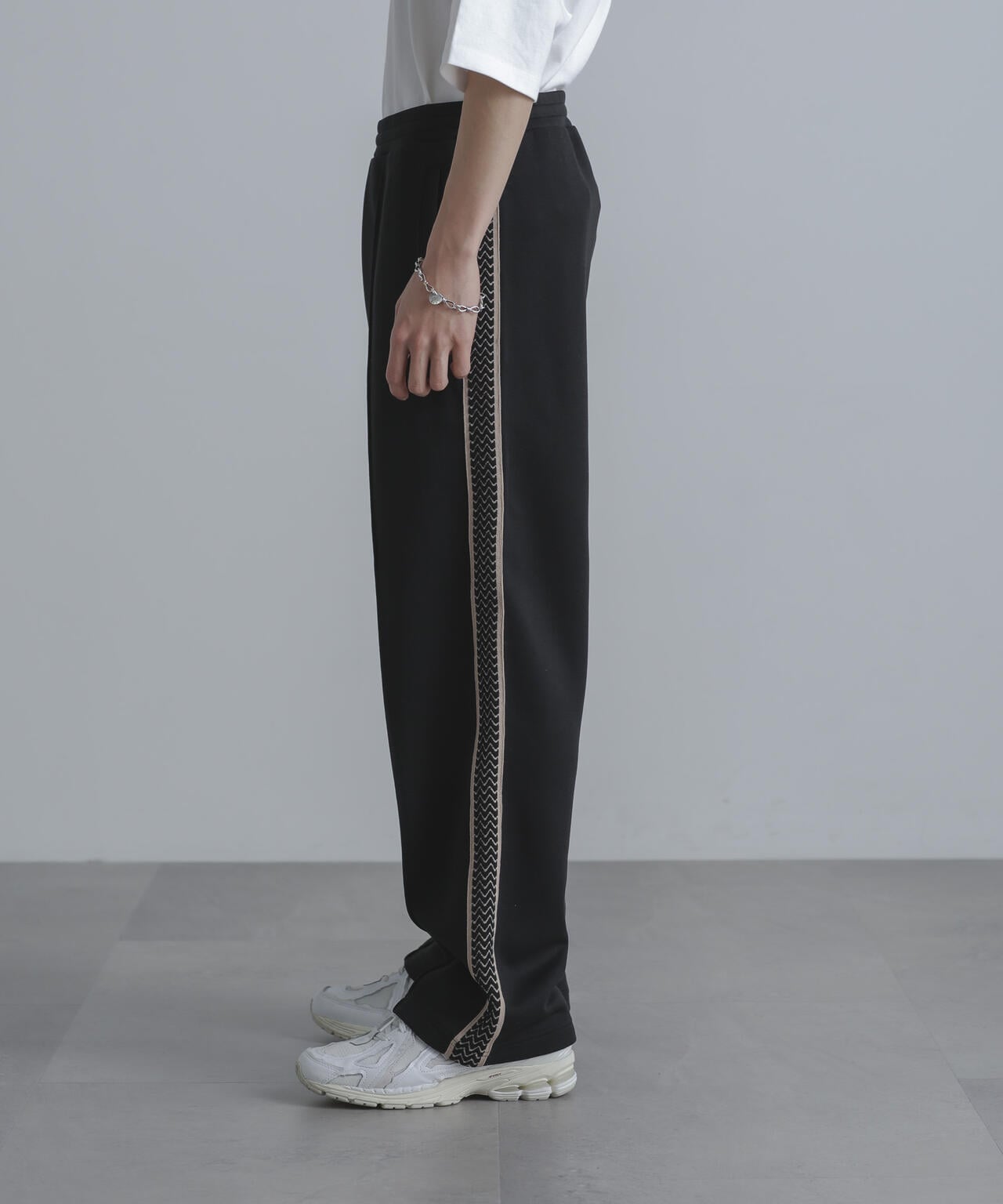 4ce959f0-6644-5cde-8144-595c88226c25_Image