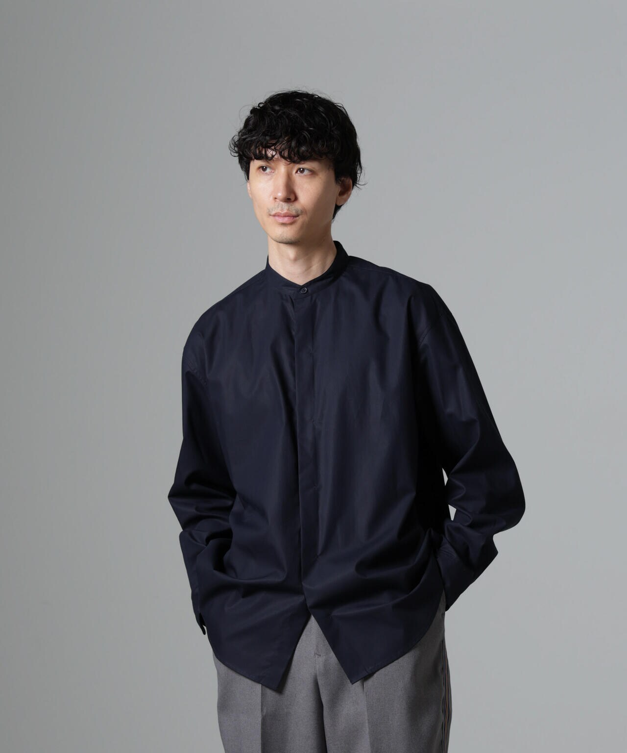 WEB限定/テンセルコットン比翼バンドカラーシャツ | NANO universe