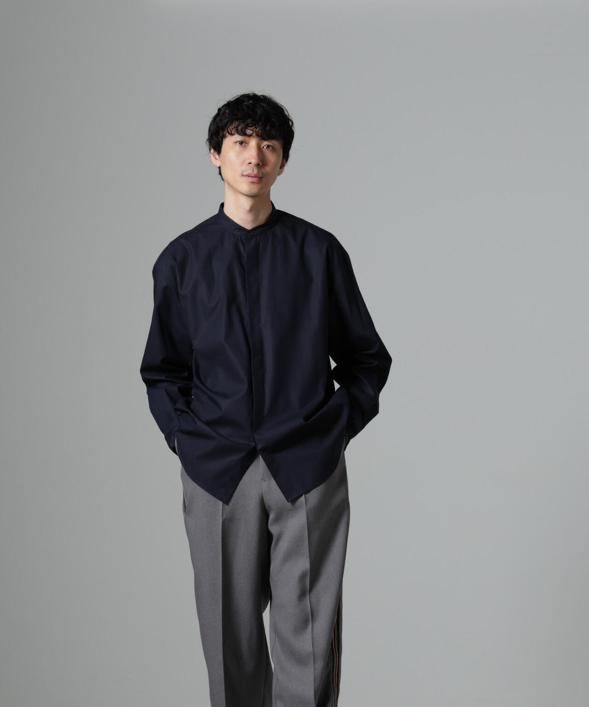 WEB限定/テンセルコットン比翼バンドカラーシャツ | NANO universe 