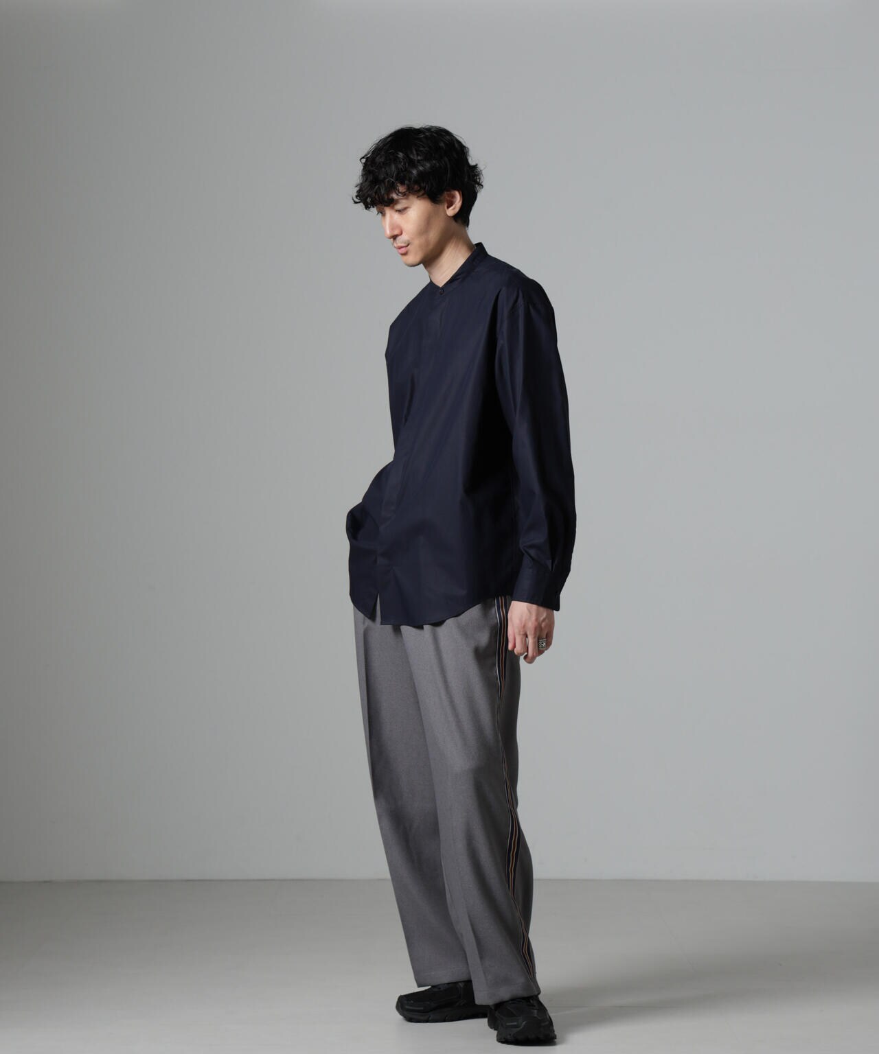 WEB限定/テンセルコットン比翼バンドカラーシャツ | NANO universe