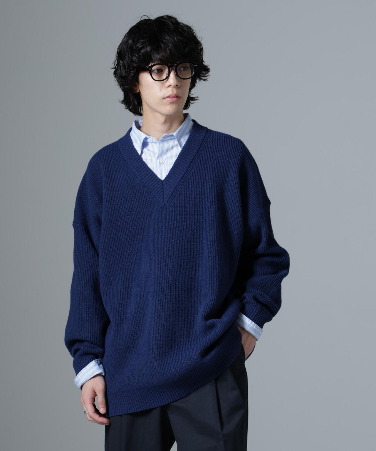 WEB限定/Vネックオーバーサイズニット | NANO universe（ナノ