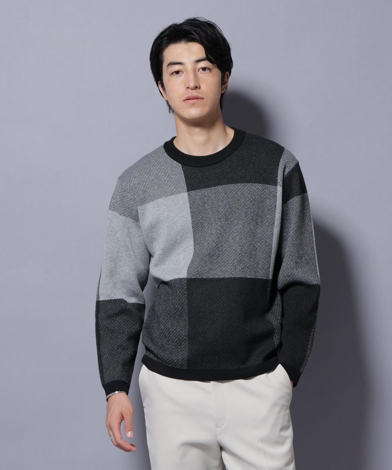 ブロックチェッククルーネックニット