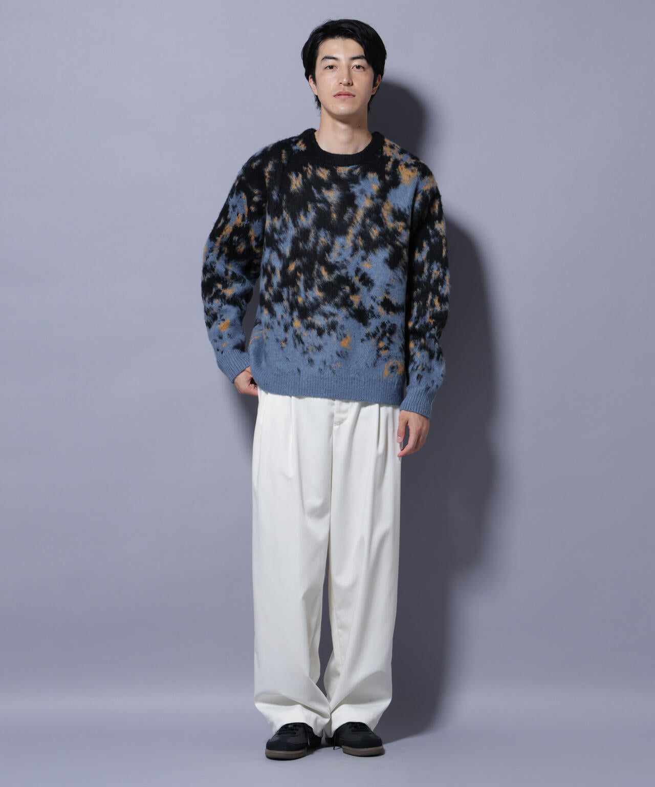 アート柄クルーネックニット2 ブライトカラー