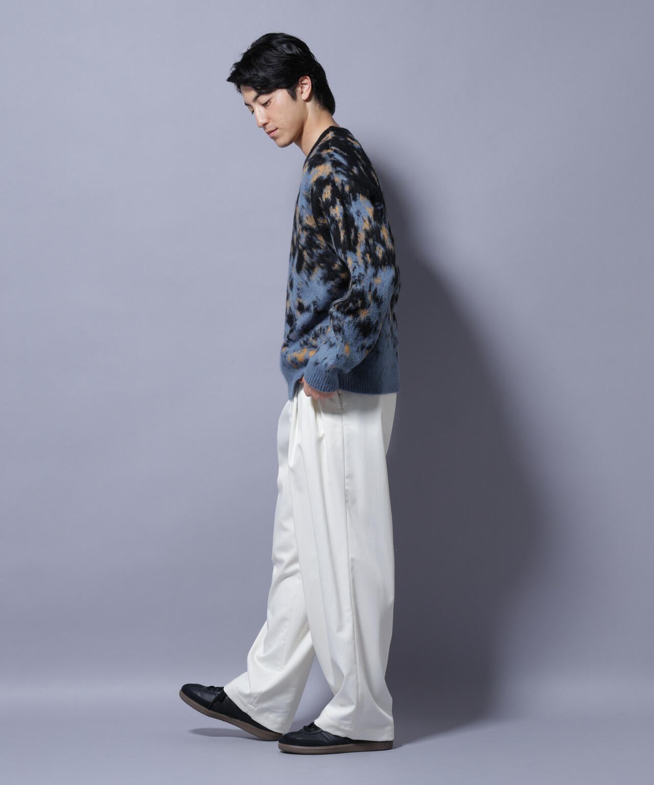 アート柄クルーネックニット2 ブライトカラー