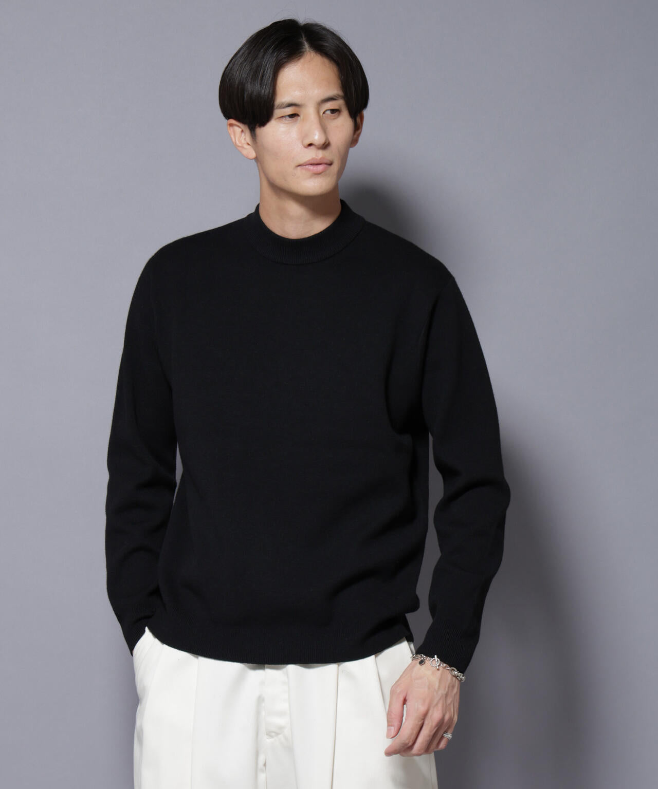 シルク混モックネックニット