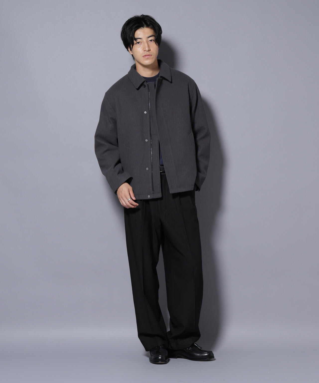 2タックテーパードスラックス