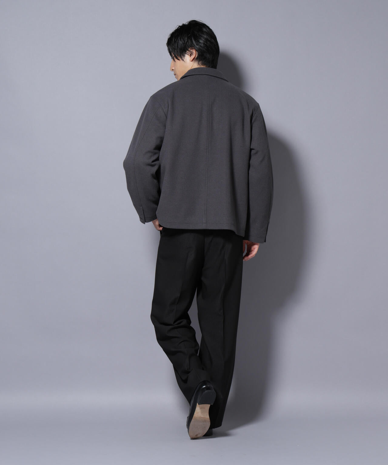 2タックテーパードスラックス