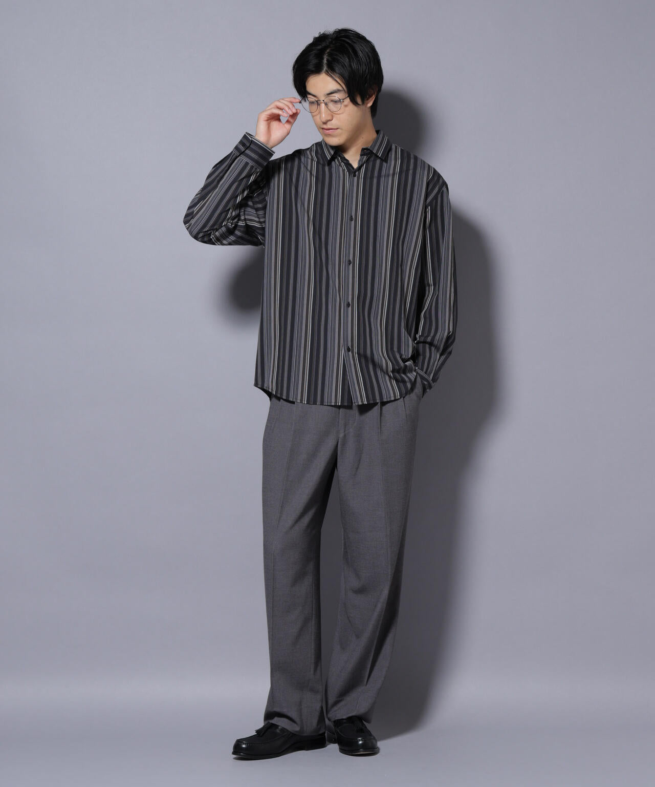 2タックテーパードスラックス