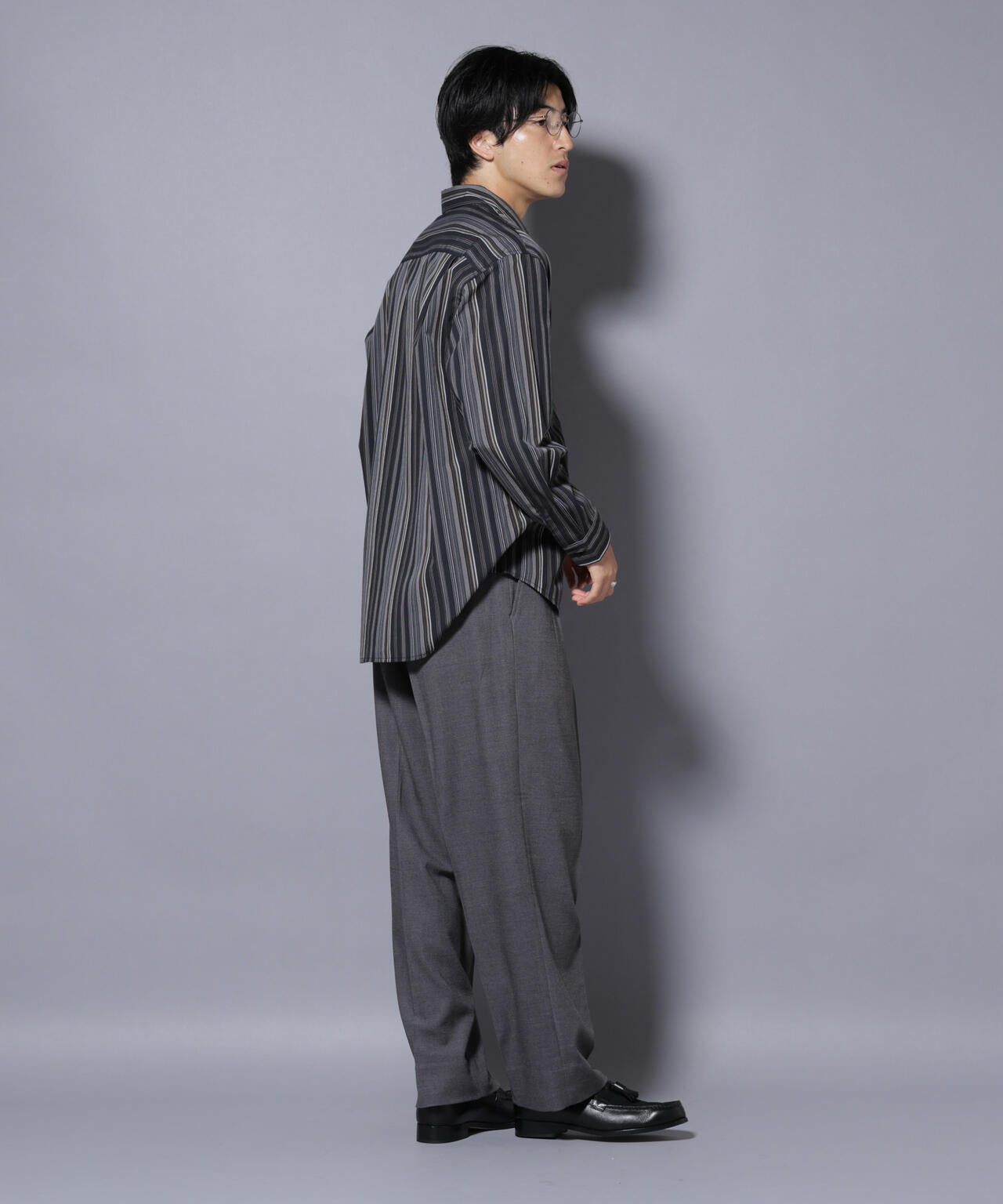 2タックテーパードスラックス