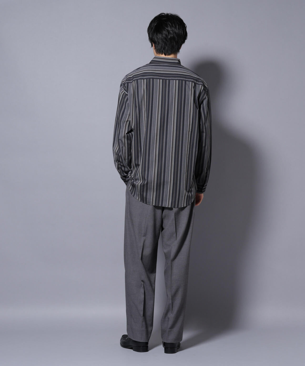 2タックテーパードスラックス