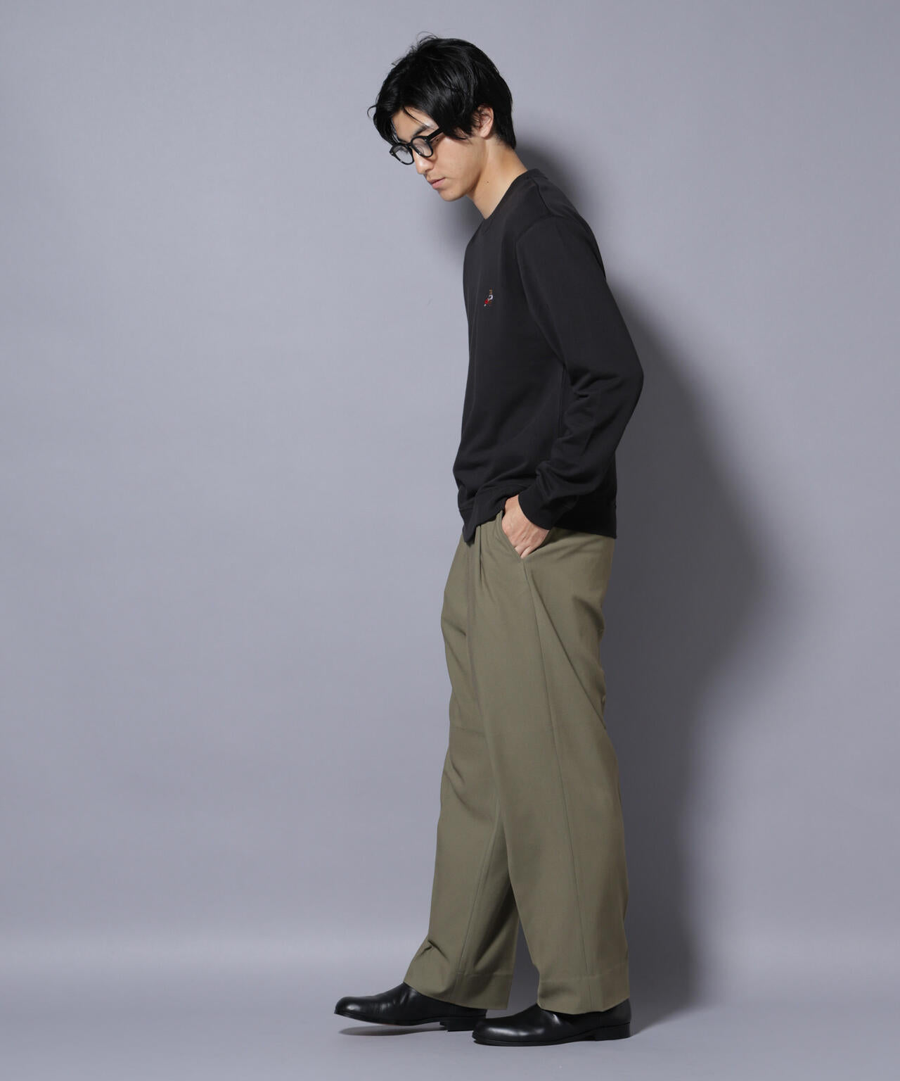 2タックテーパードスラックス