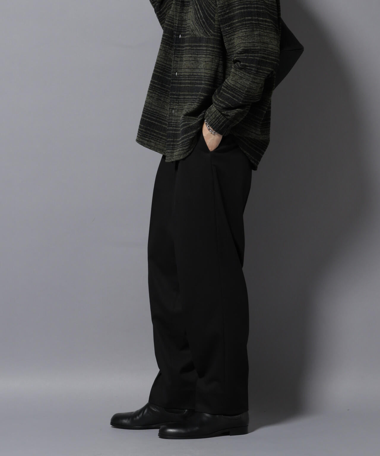 微起毛ワイド2タックテーパードパンツ