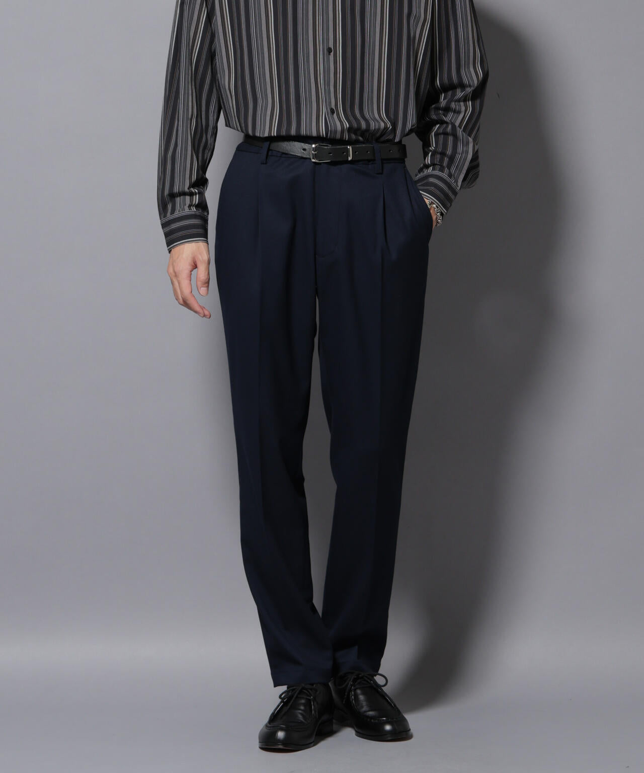 微起毛1タックテーパードパンツ