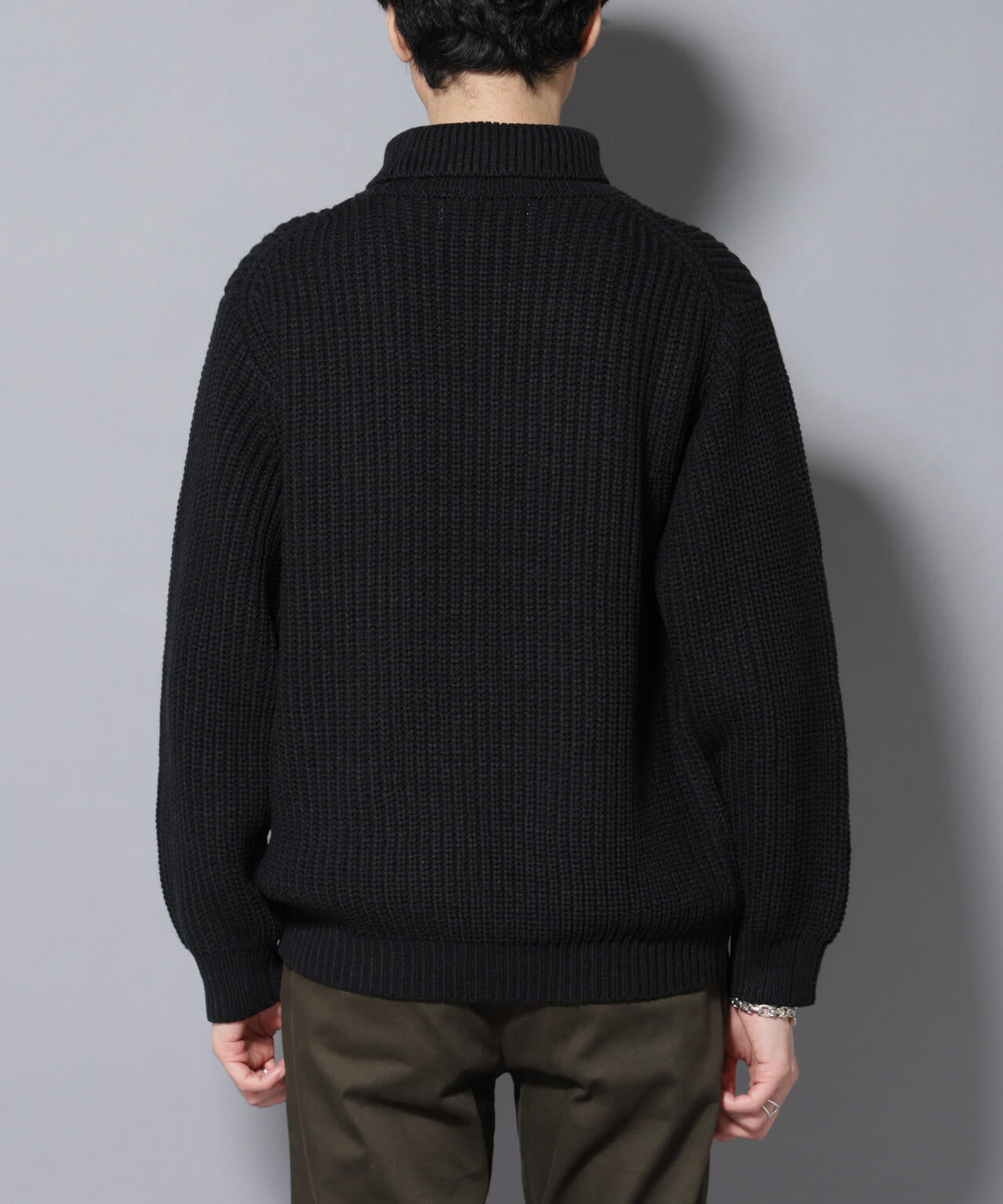 ローゲージタートルニット