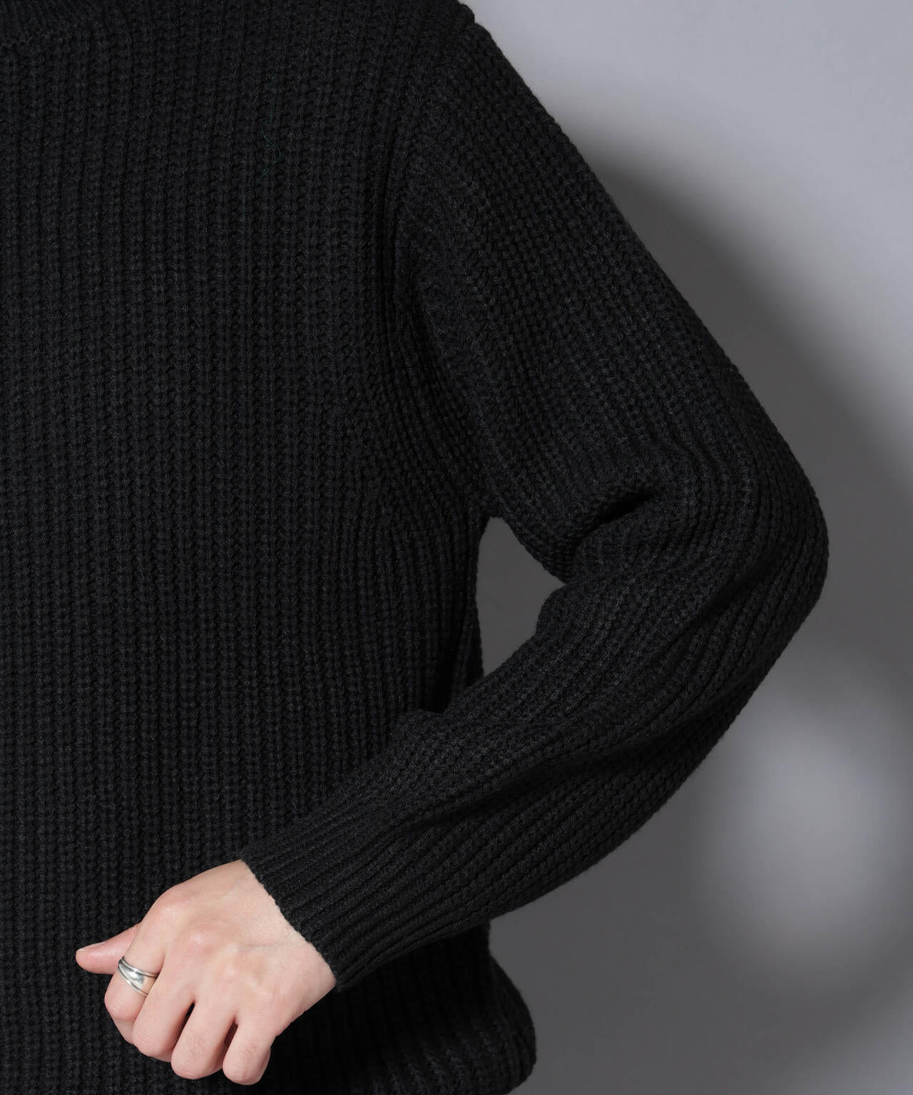 ローゲージタートルニット