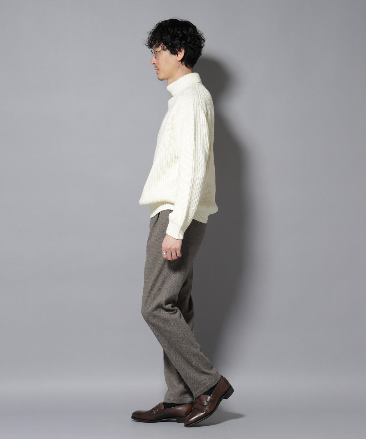 ローゲージタートルニット