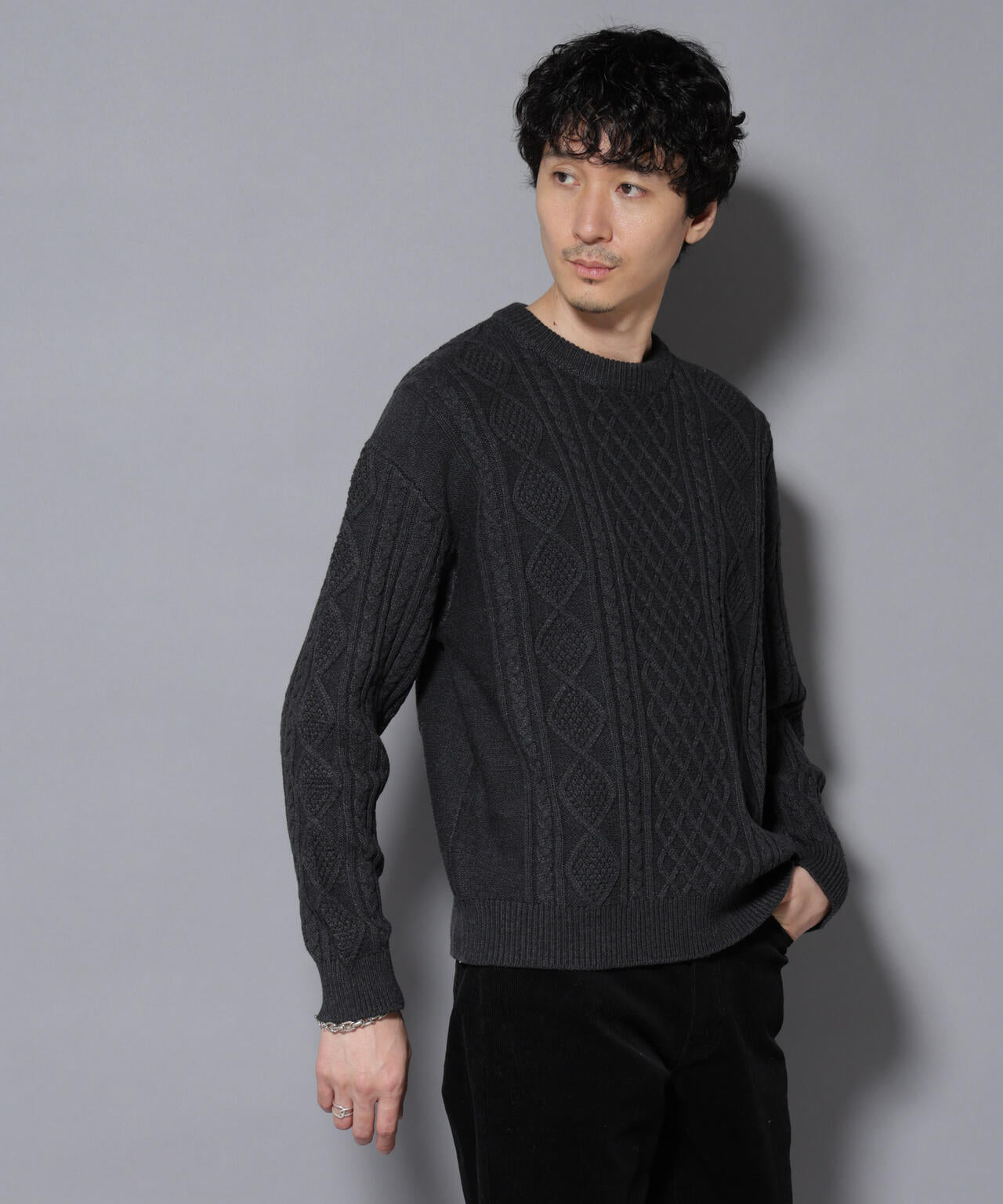 コットンMIXバルキーケーブルニット