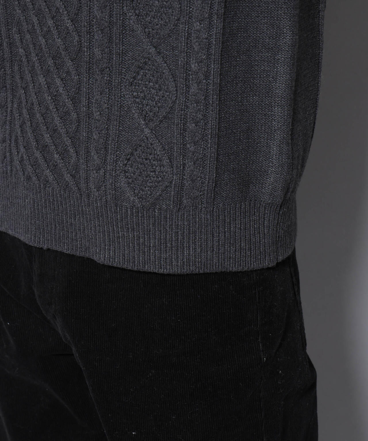 コットンMIXバルキーケーブルニット