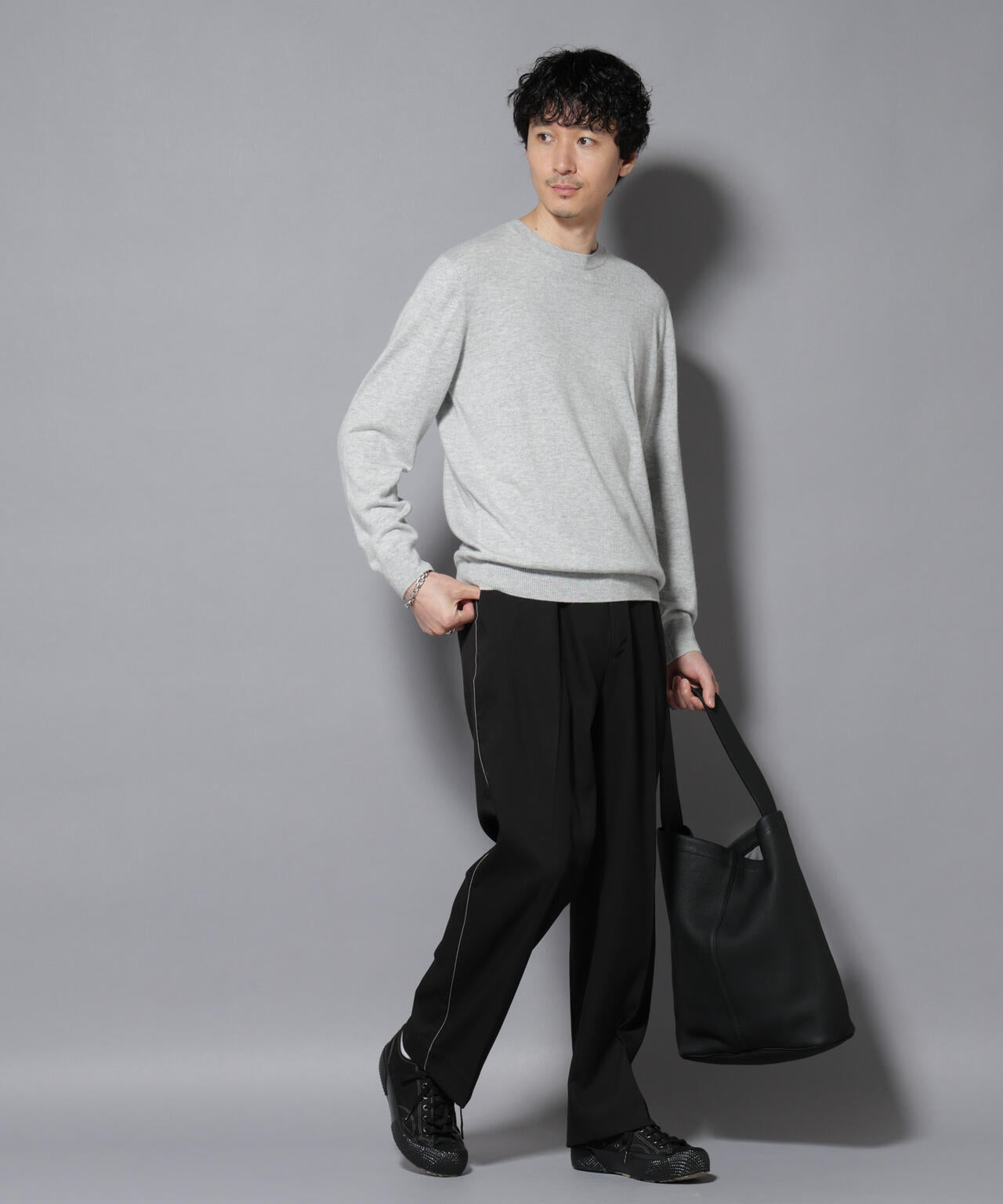 カシミヤミックスクルーネックニット