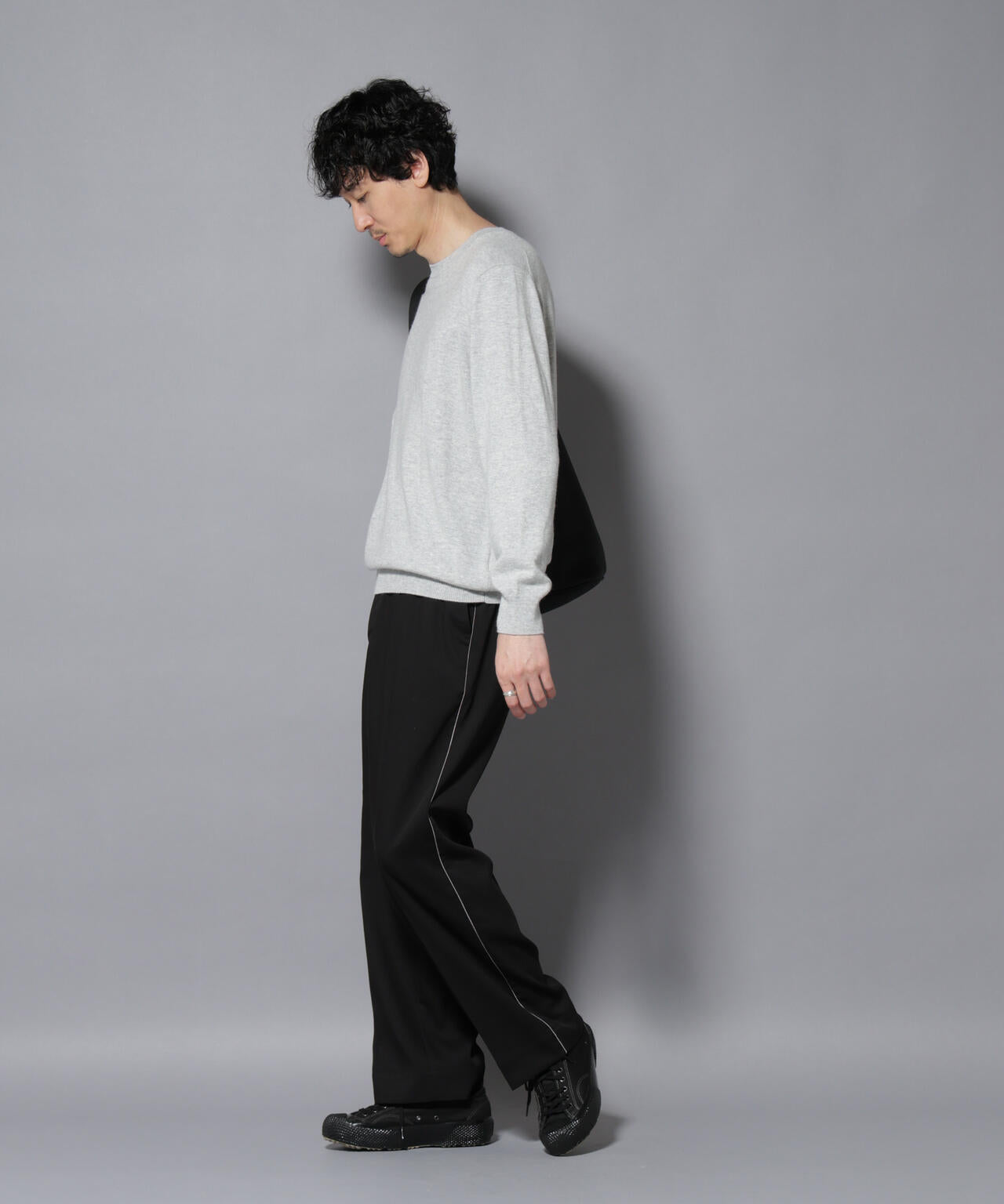 カシミヤミックスクルーネックニット