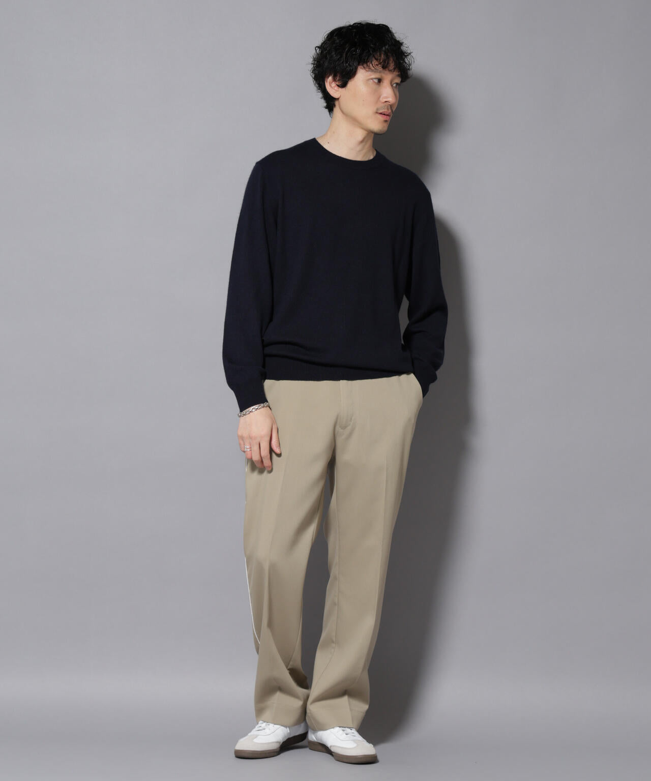 カシミヤミックスクルーネックニット