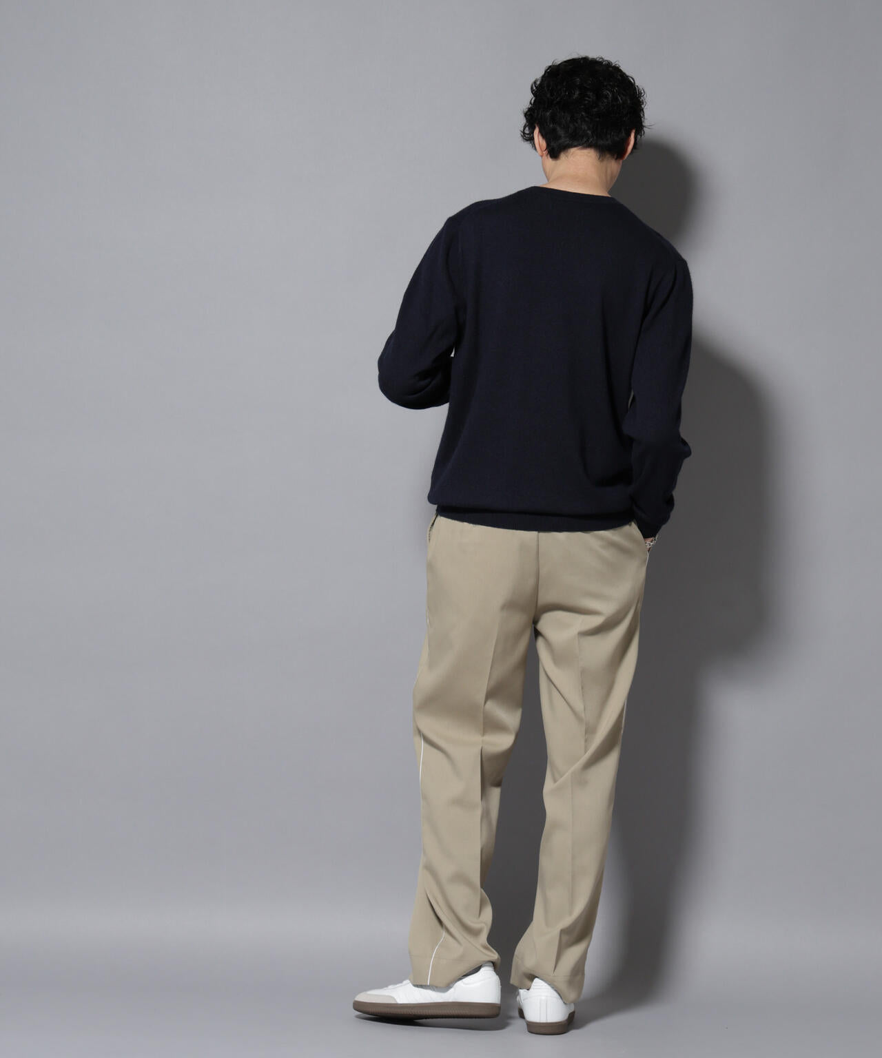 カシミヤミックスクルーネックニット