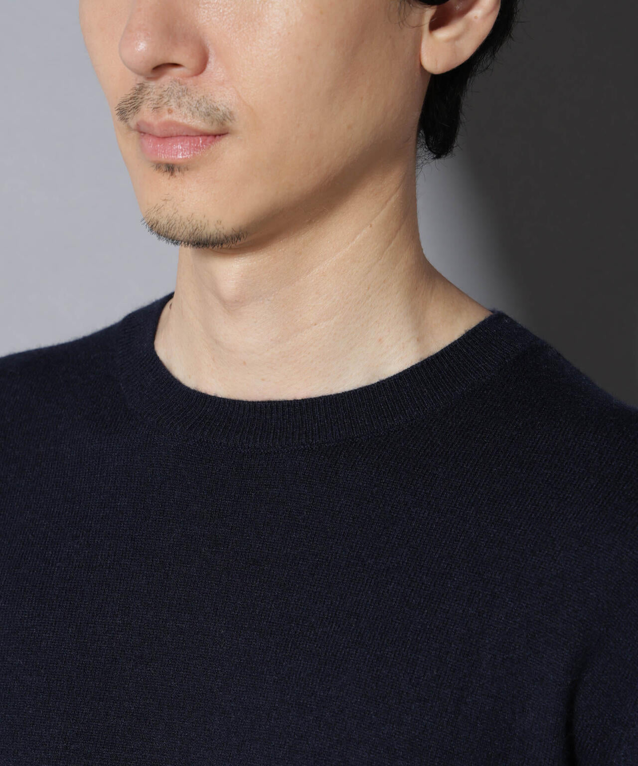 カシミヤミックスクルーネックニット