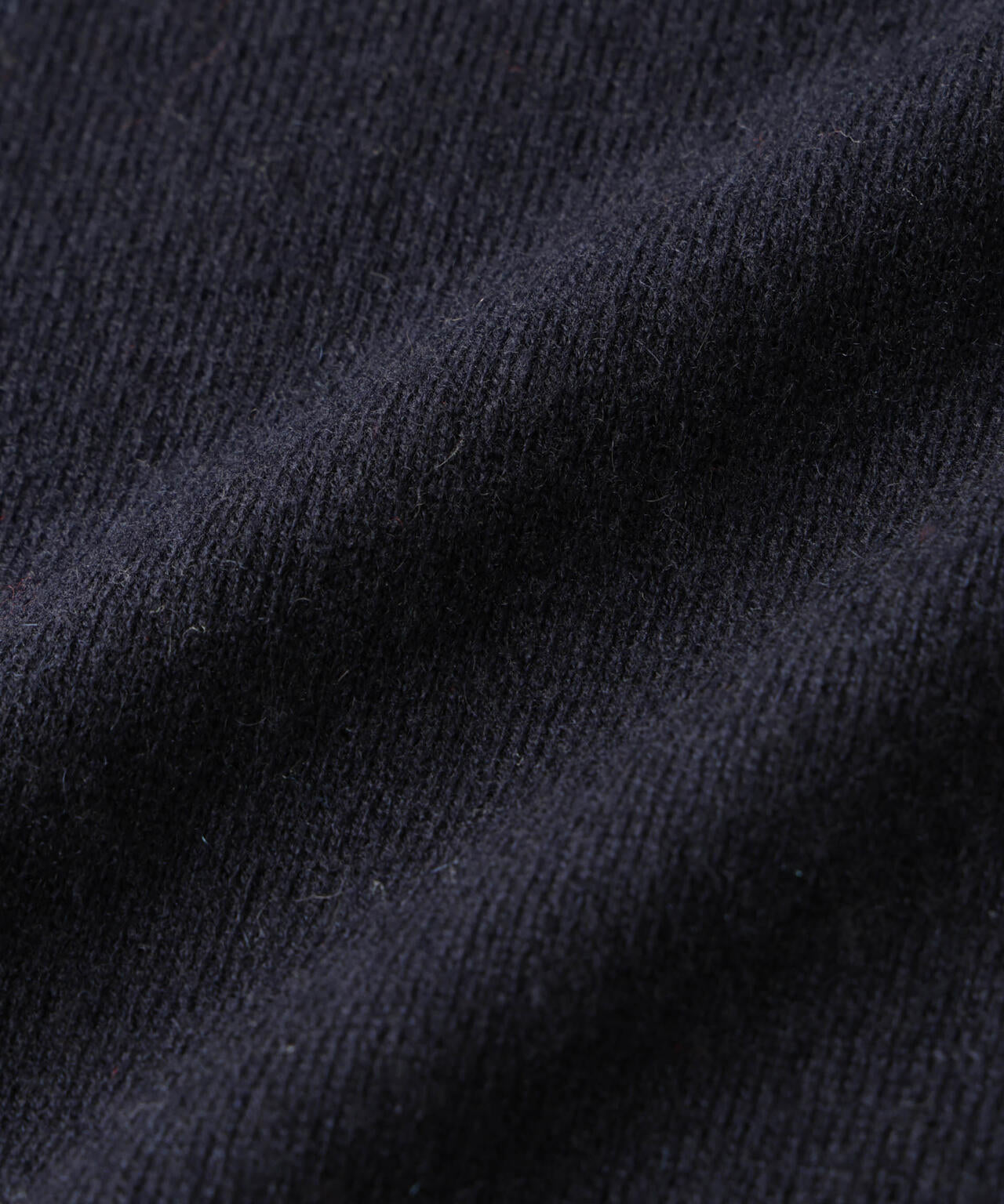 カシミヤミックスクルーネックニット