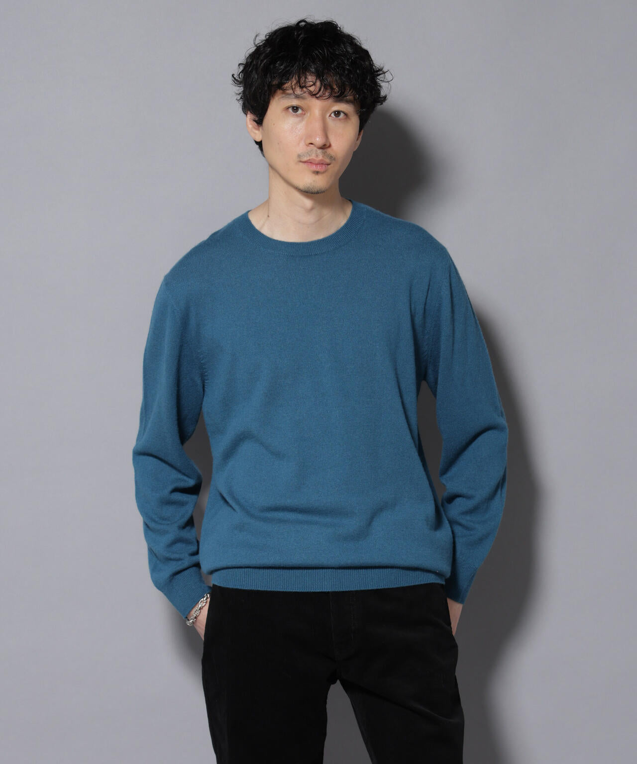 カシミヤミックスクルーネックニット