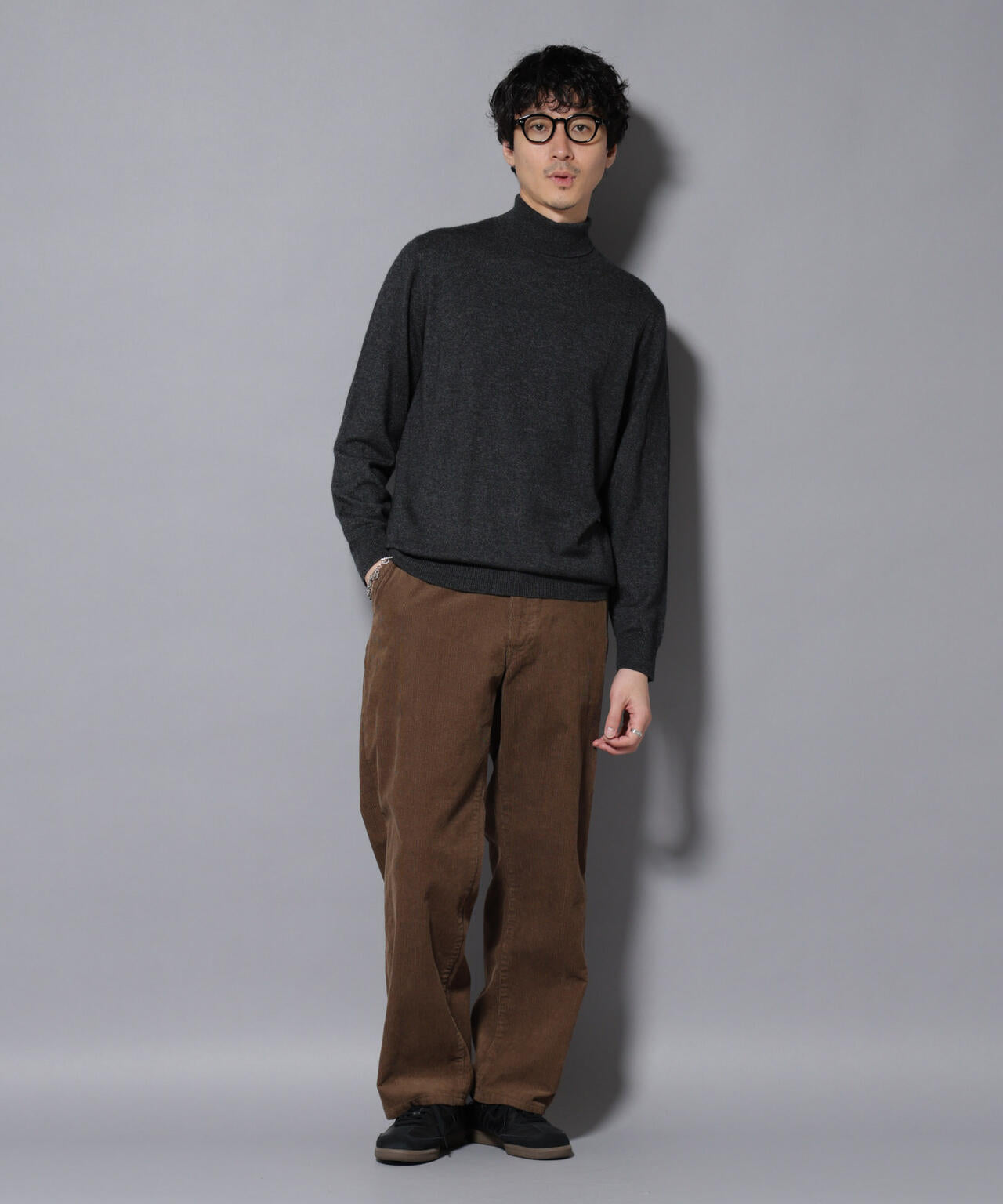 カシミヤミックスタートルネックニット