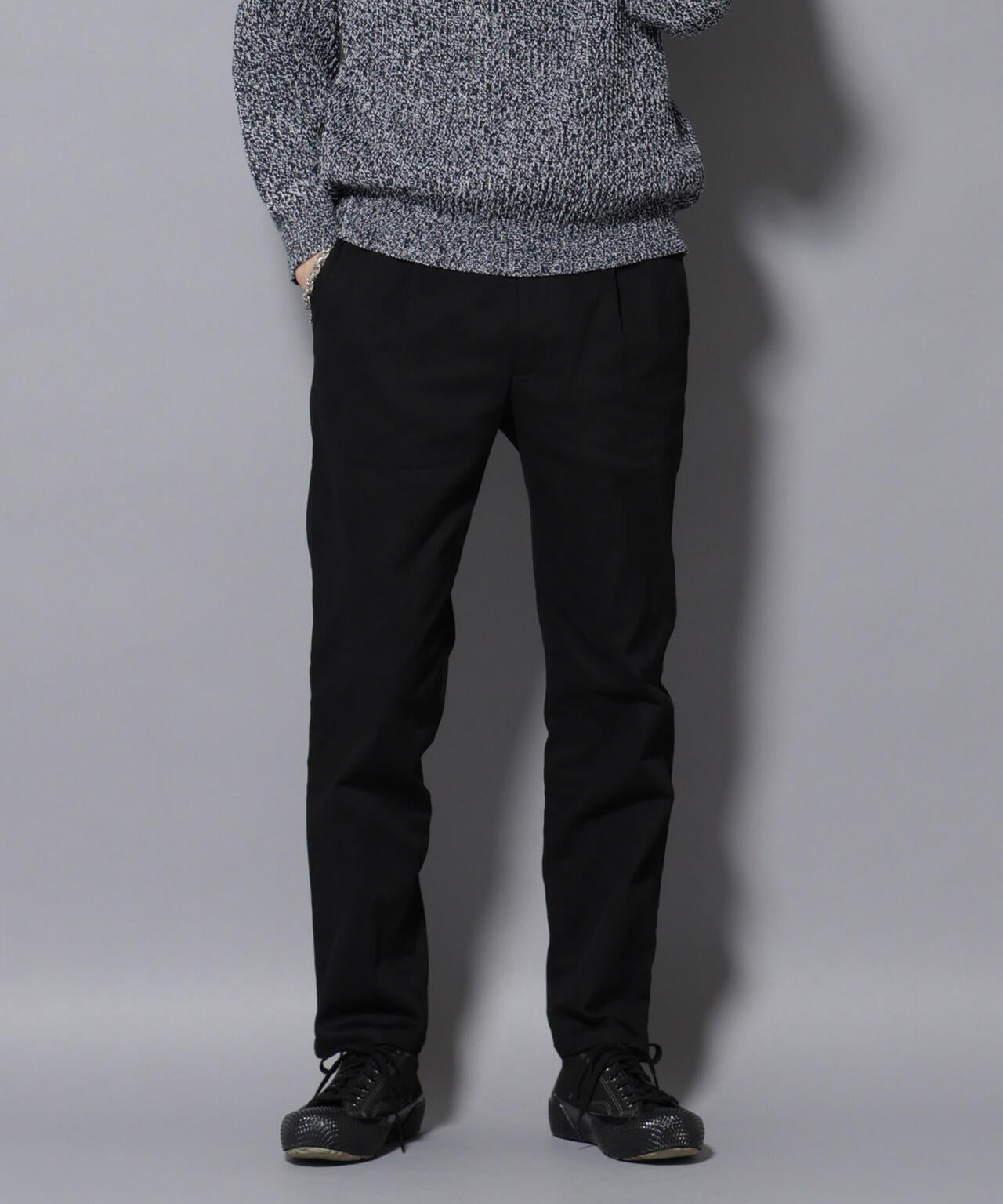 ストレッチコンパクトテーパード