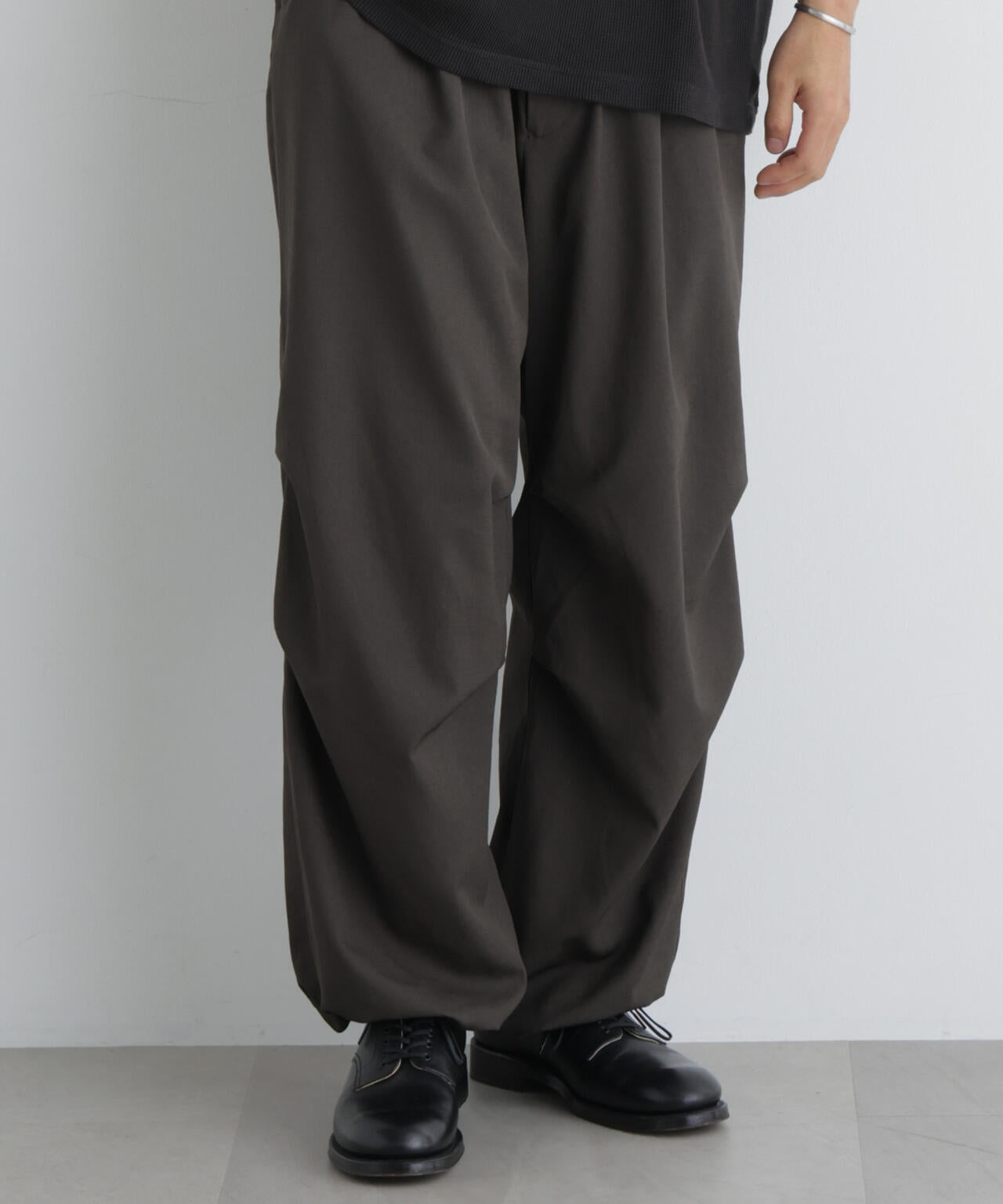 180cm　B:89 W:70 H:91 着用サイズ：L