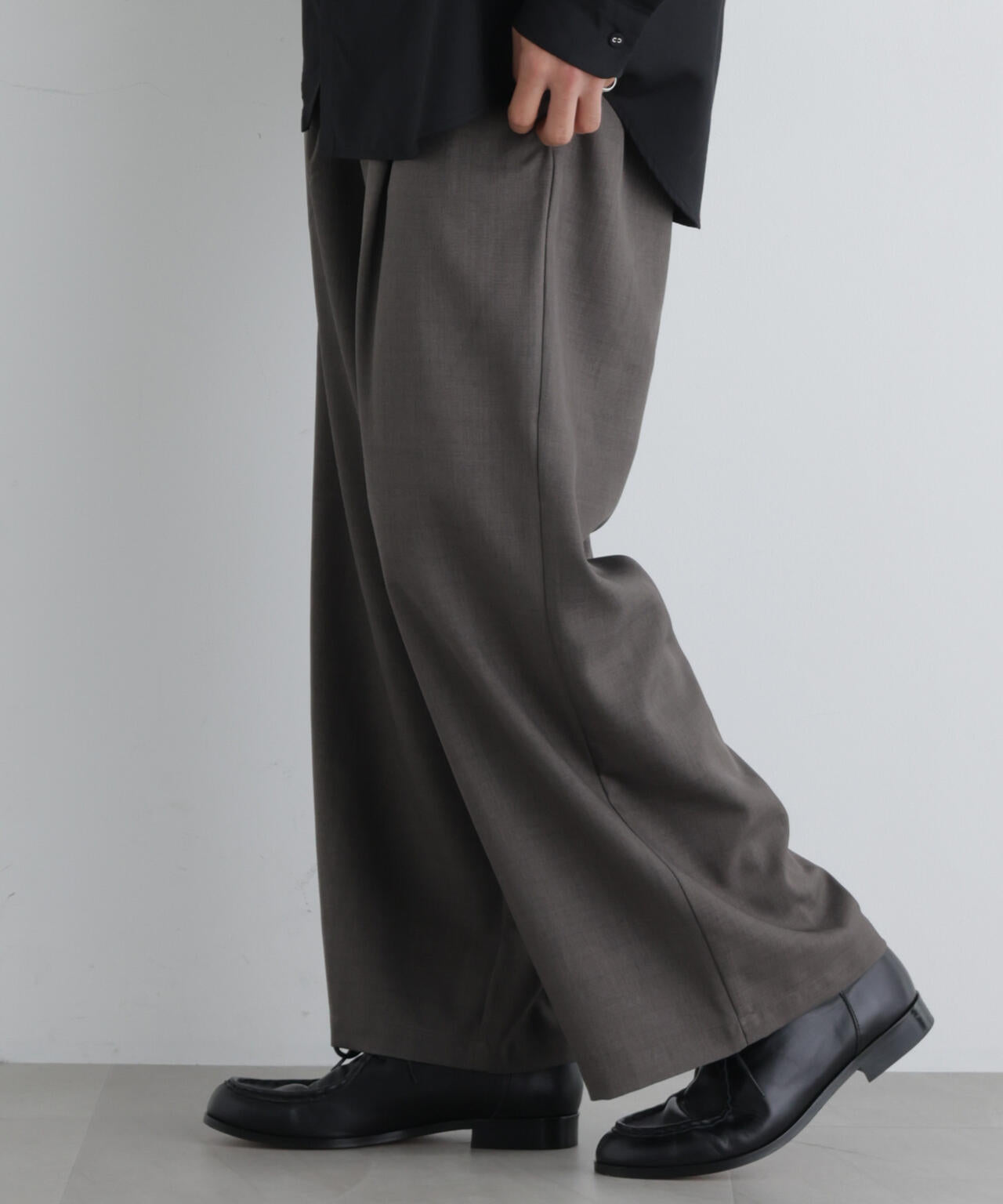 180cm　B:89 W:70 H:91 着用サイズ：L