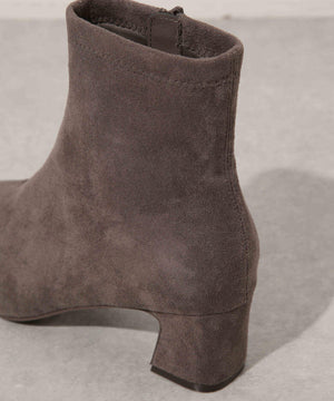 b2dcdde2-404c-56b2-aeaf-c0379b7c6891_Image