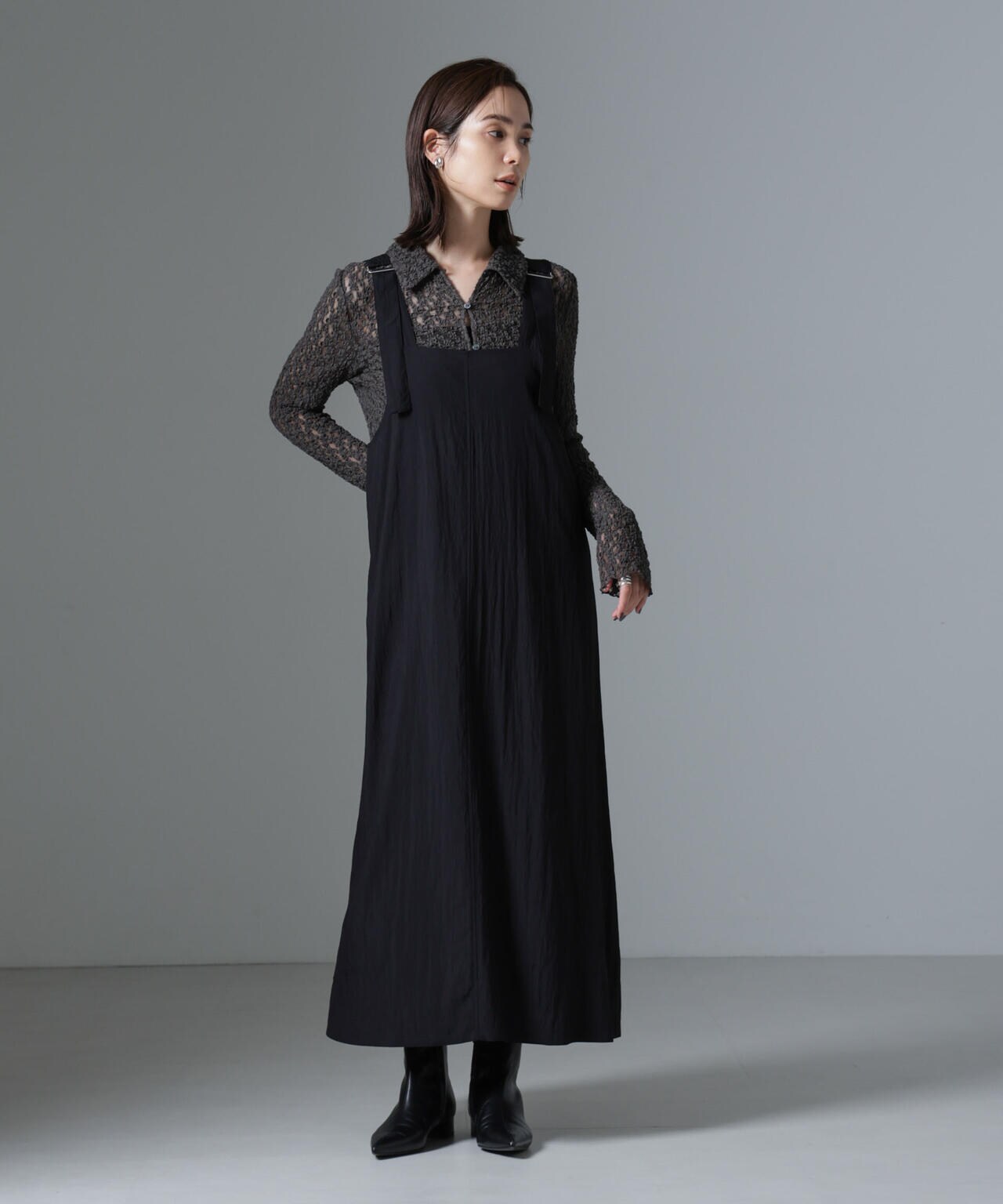 バックルベルトストラップフレアワンピース