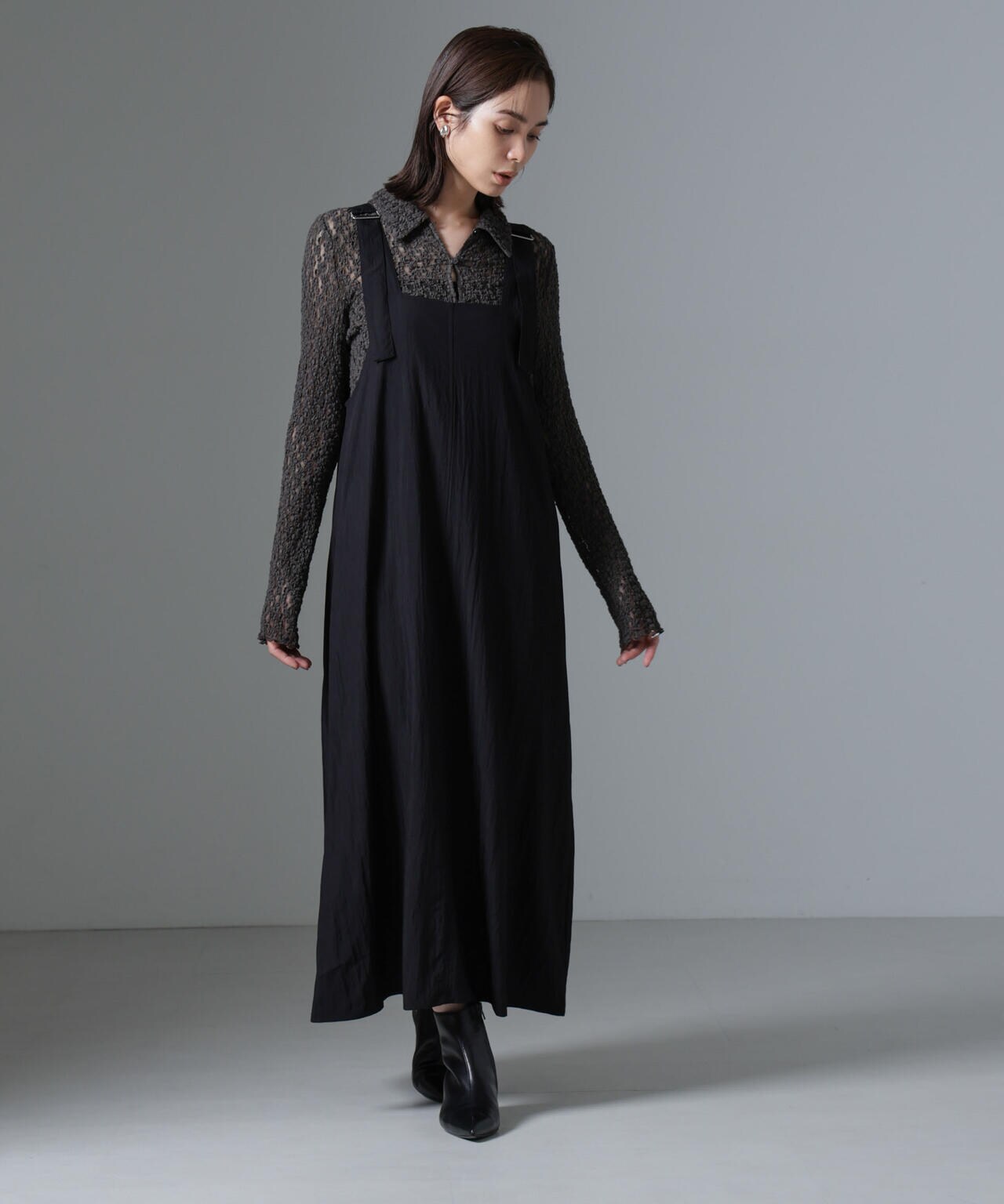 バックルベルトストラップフレアワンピース