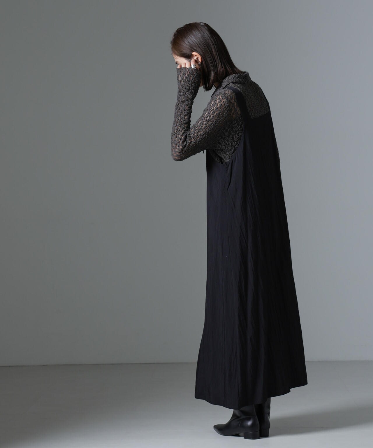 バックルベルトストラップフレアワンピース