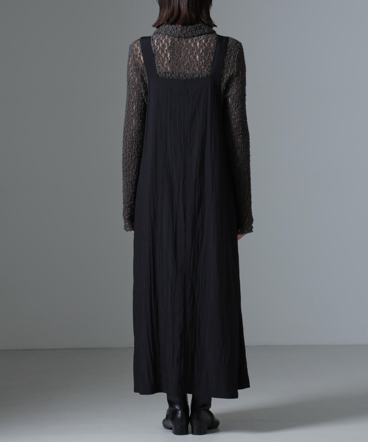 バックルベルトストラップフレアワンピース