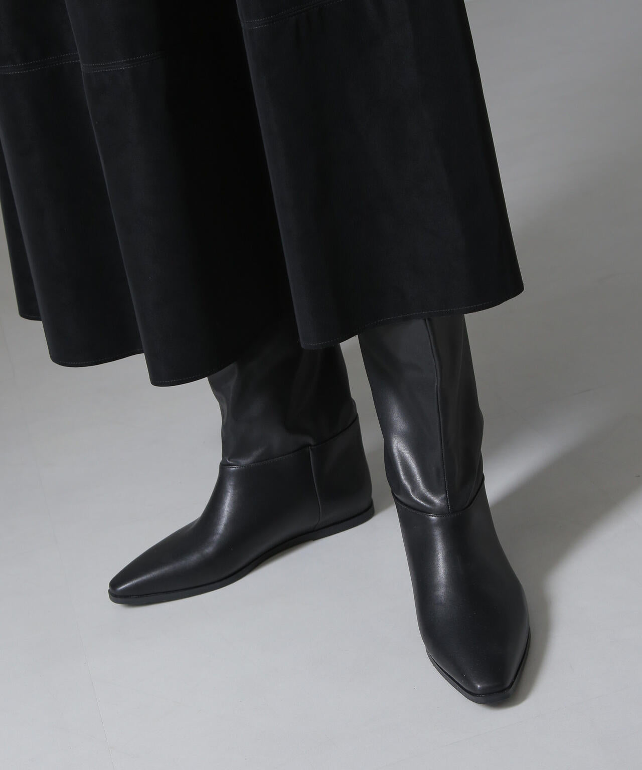 ルーズシルエットロングブーツ