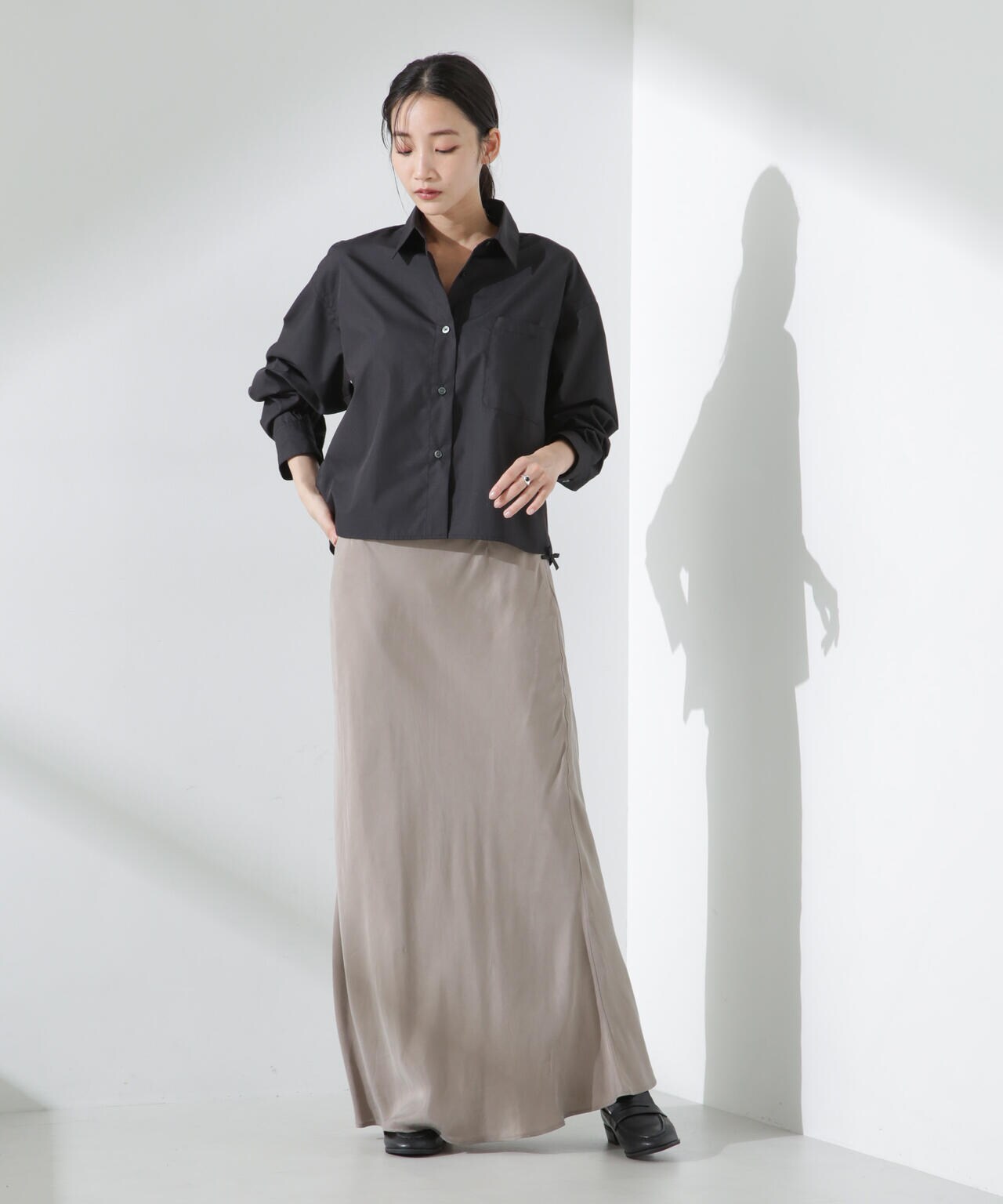 サイドシャーリングクロップドシャツ