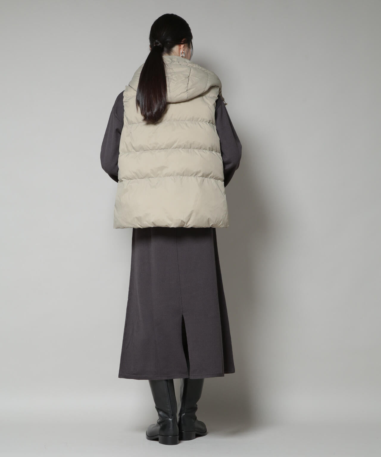 撥水加工ライトダウン　フードジップアップベスト