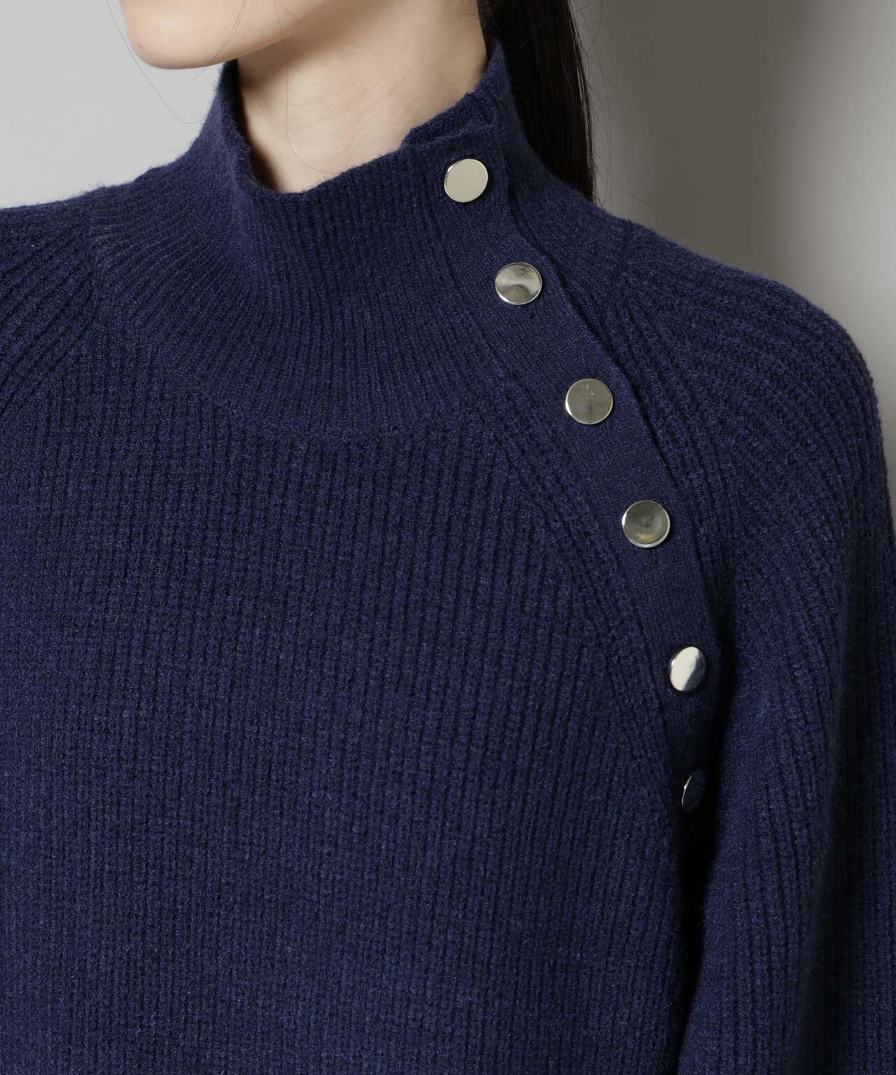 釦ディティールニットワンピース