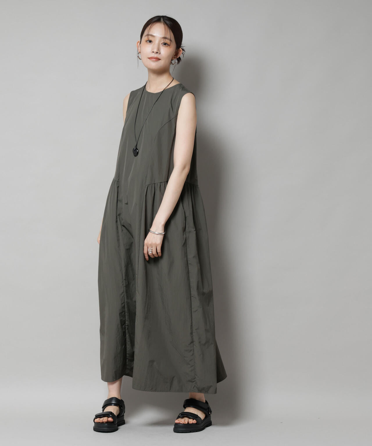 サイドギャザーナイロンワンピース