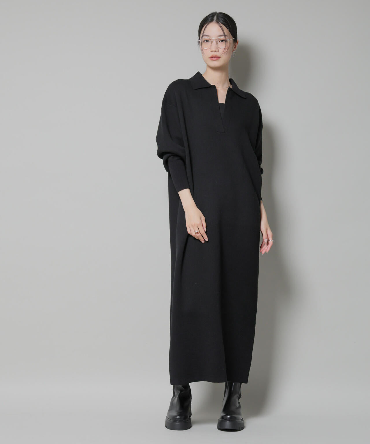 スウェットライク衿付きスキッパーニットワンピース