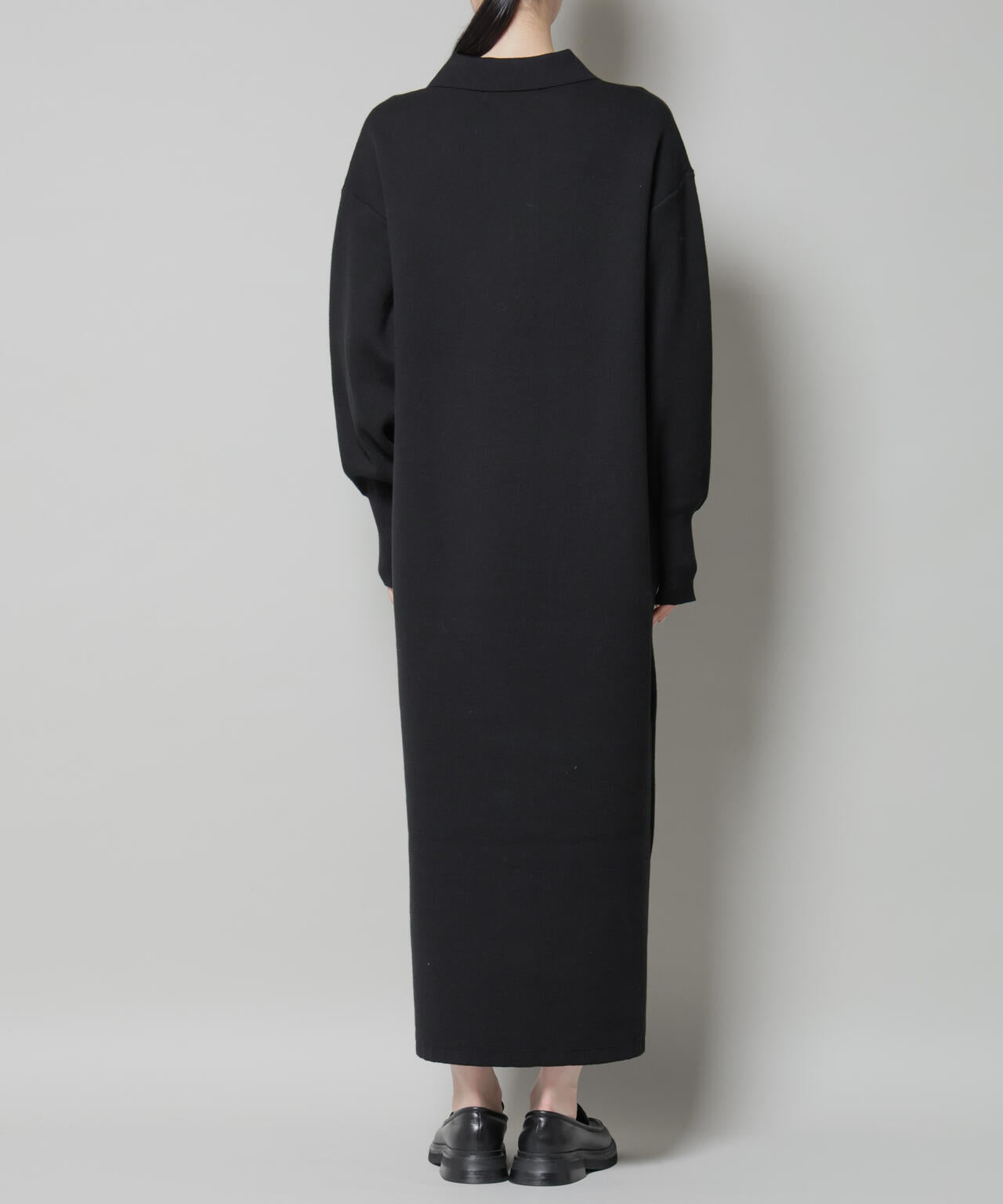 スウェットライク衿付きスキッパーニットワンピース