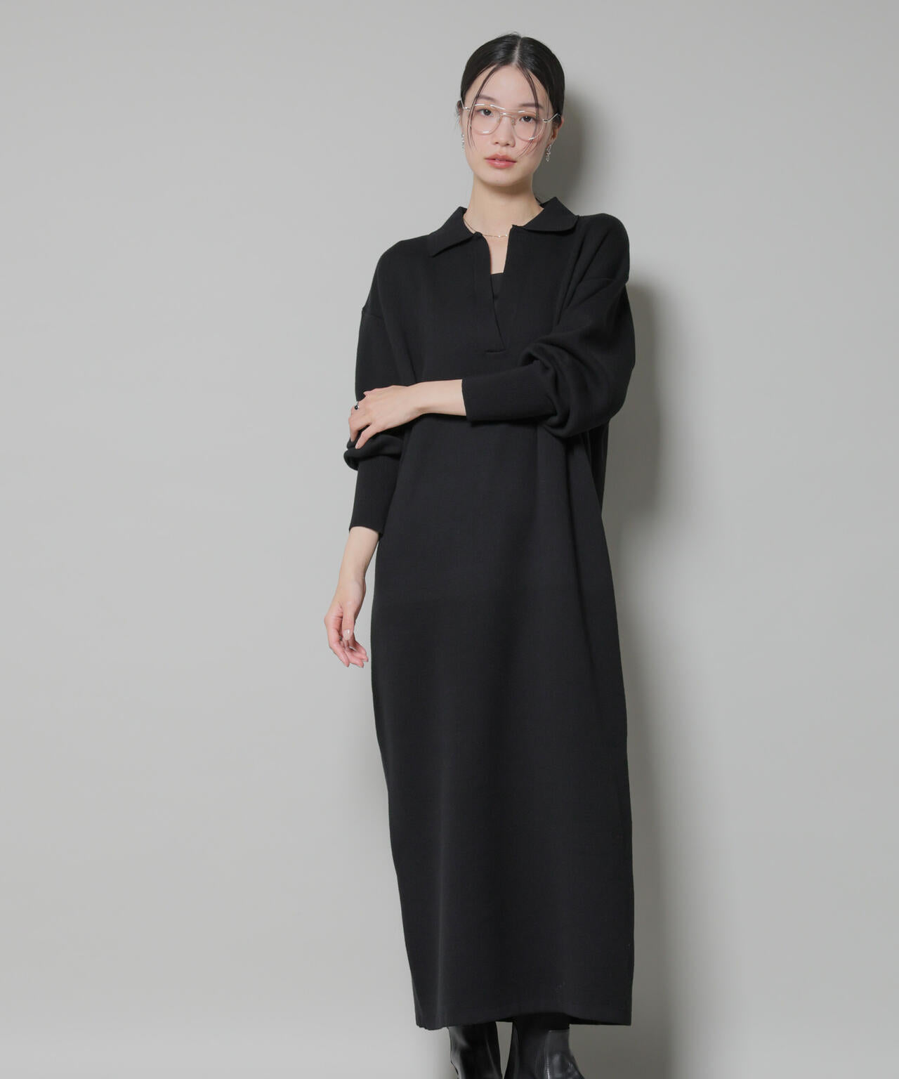 スウェットライク衿付きスキッパーニットワンピース