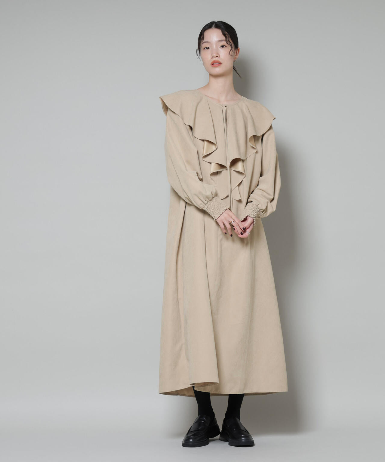 取り外し可能ラッフルカラー付きピーチフレアワンピース | NANO