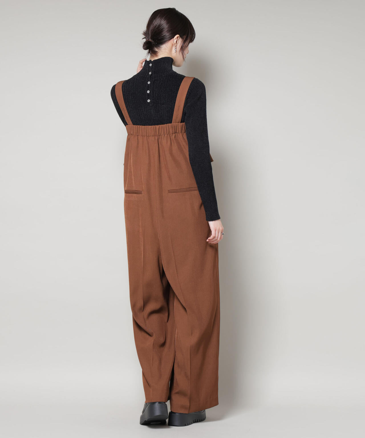 フロントフリルサロペットパンツ