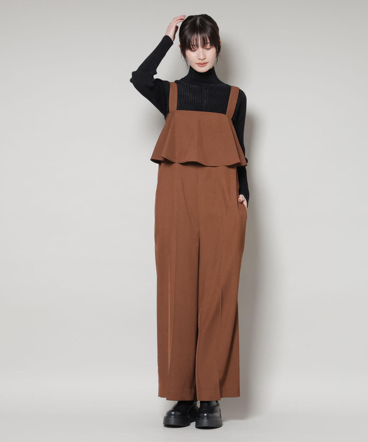 フロントフリルサロペットパンツ