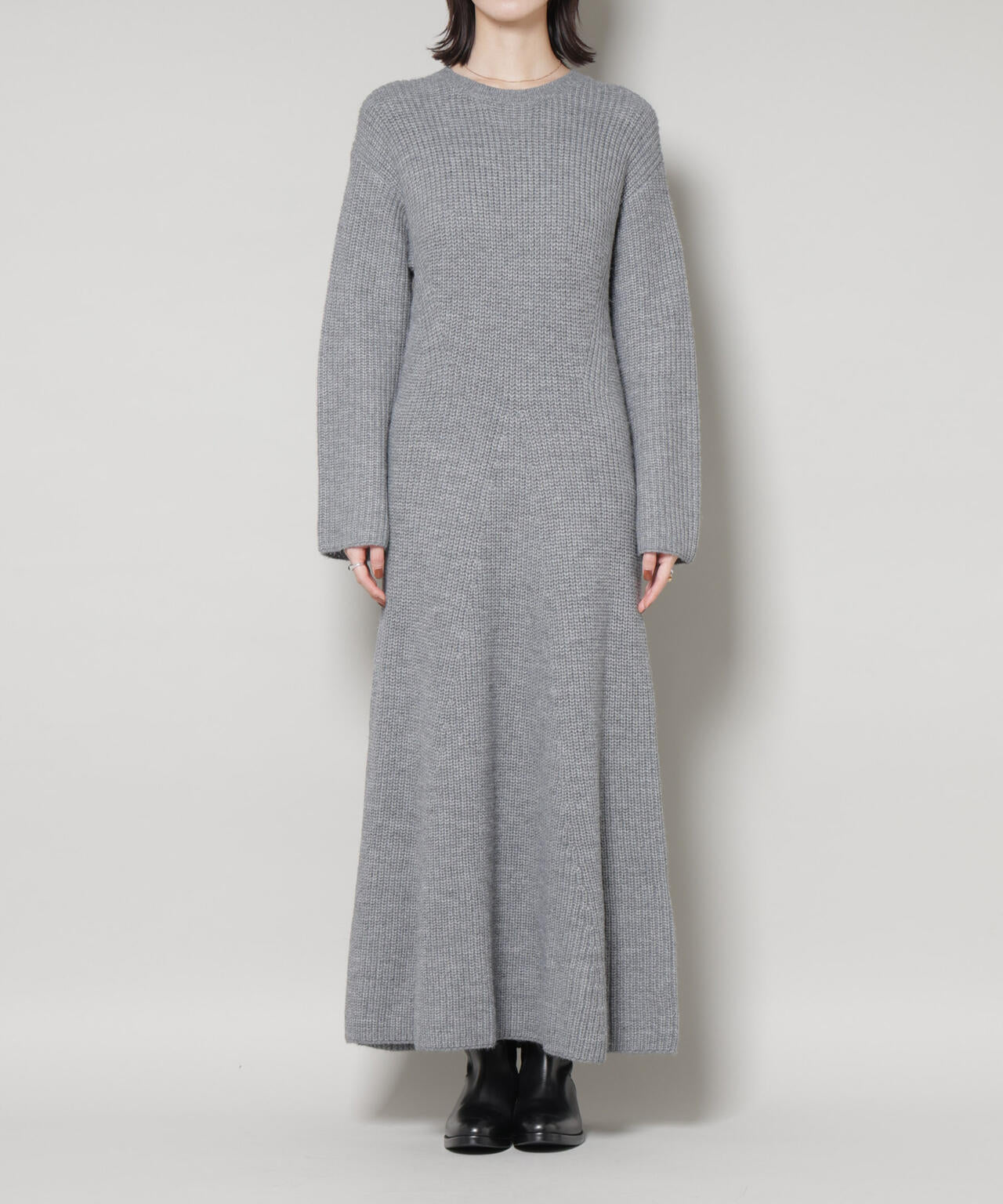 片畦フレアニットワンピース